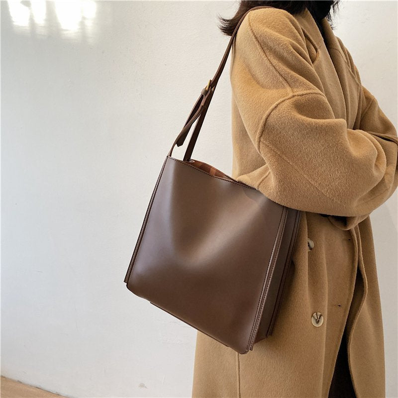 NUEVA BAG | ELEGANT POCKETS