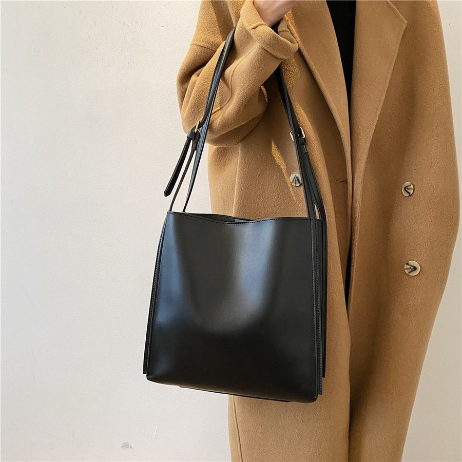 NUEVA BAG | ELEGANT POCKETS