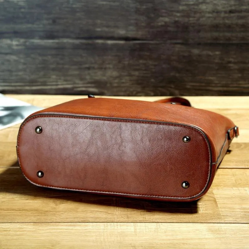 Niccola | Vintage leather shoulder bag